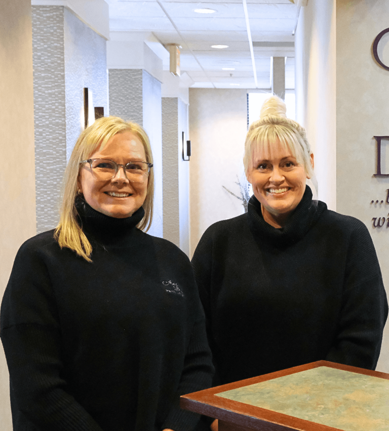 dental-clinic-Woodbury-Art-Science-Family-Dentistry-receptionist